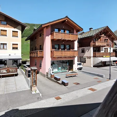Jolly Apartment *